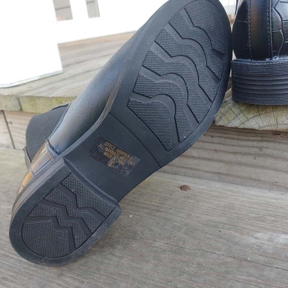 Size 9 Booties - Picture 4 of 6